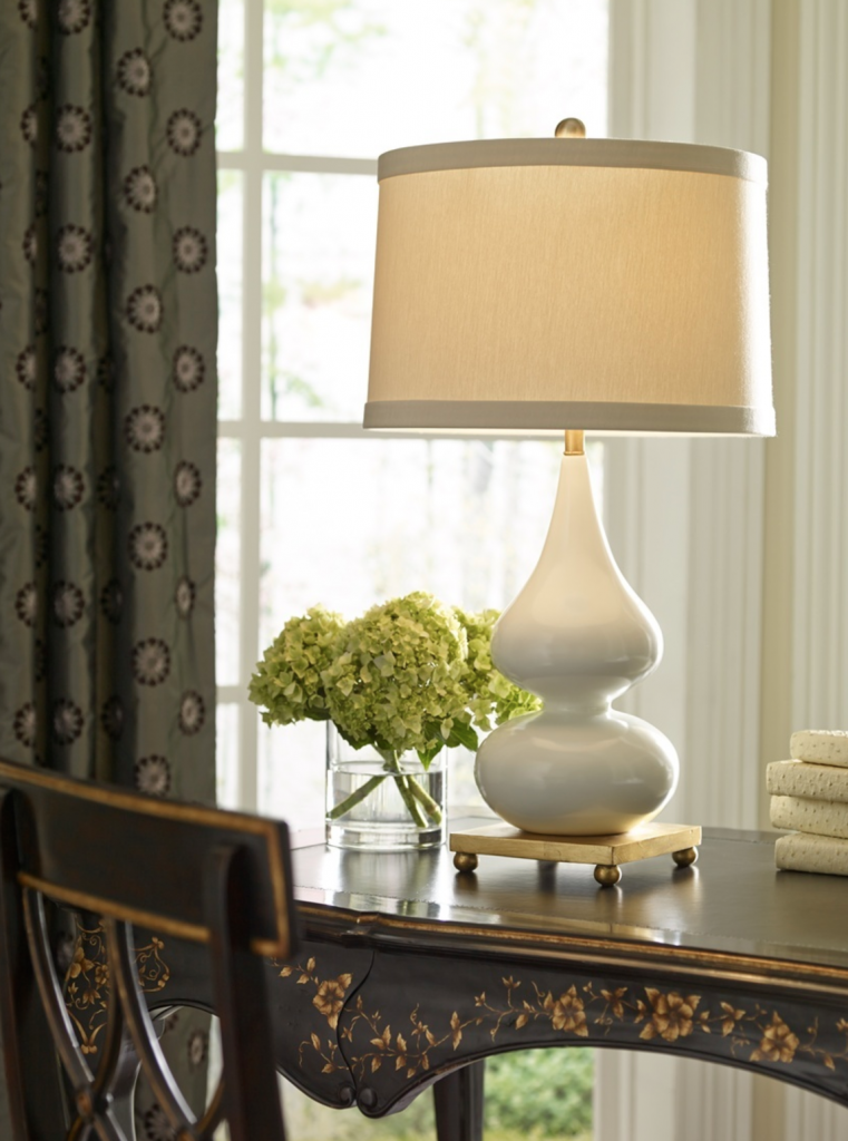 Milk Glaze Lamp